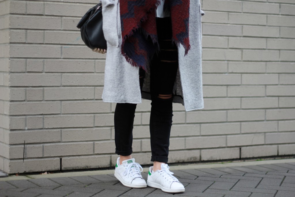 what the fung blog grey zara coat asos jeans stan smiths adidas vancouver aritzia blanket scarf light tones