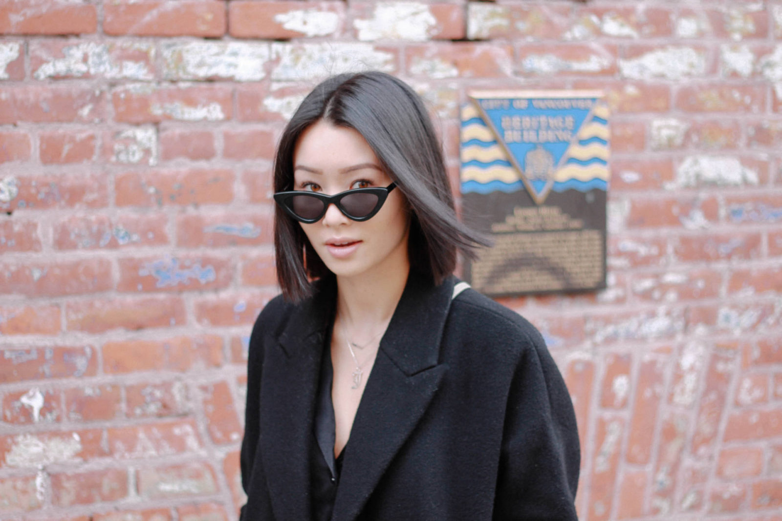 what the fung blog caitlin fung madewell coat grlfrnd helena jeans le specs sunglasses zara sock booties