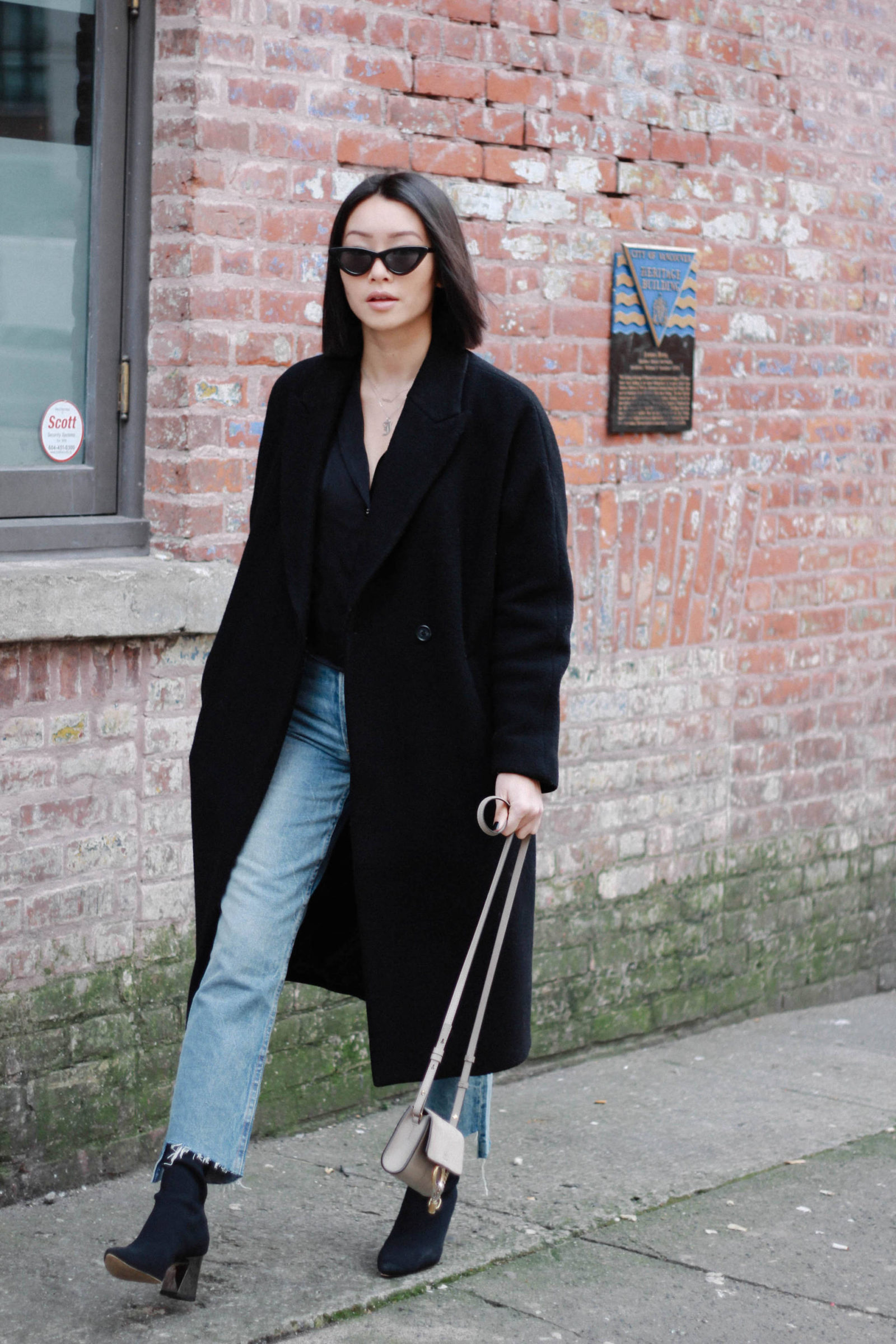 what the fung blog caitlin fung madewell coat grlfrnd helena jeans le specs sunglasses zara sock booties